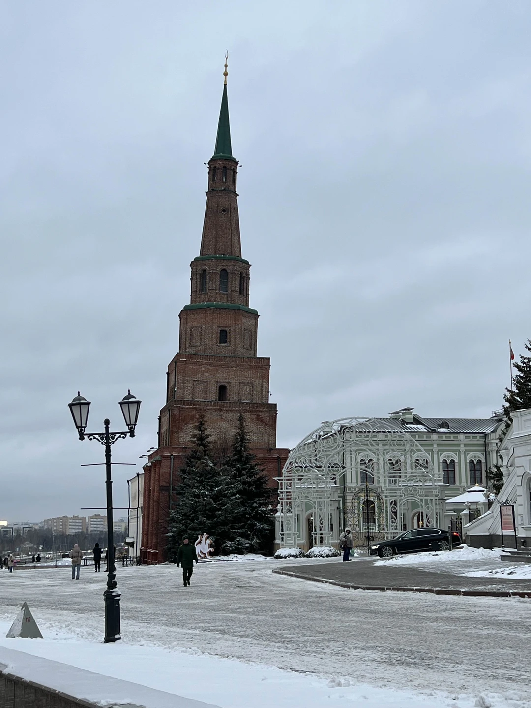 Были сегодня на экскурсии с Эльмирой. Хорошо продуман маршрут, посмотрели все, что хотелось за 3,5 часа
