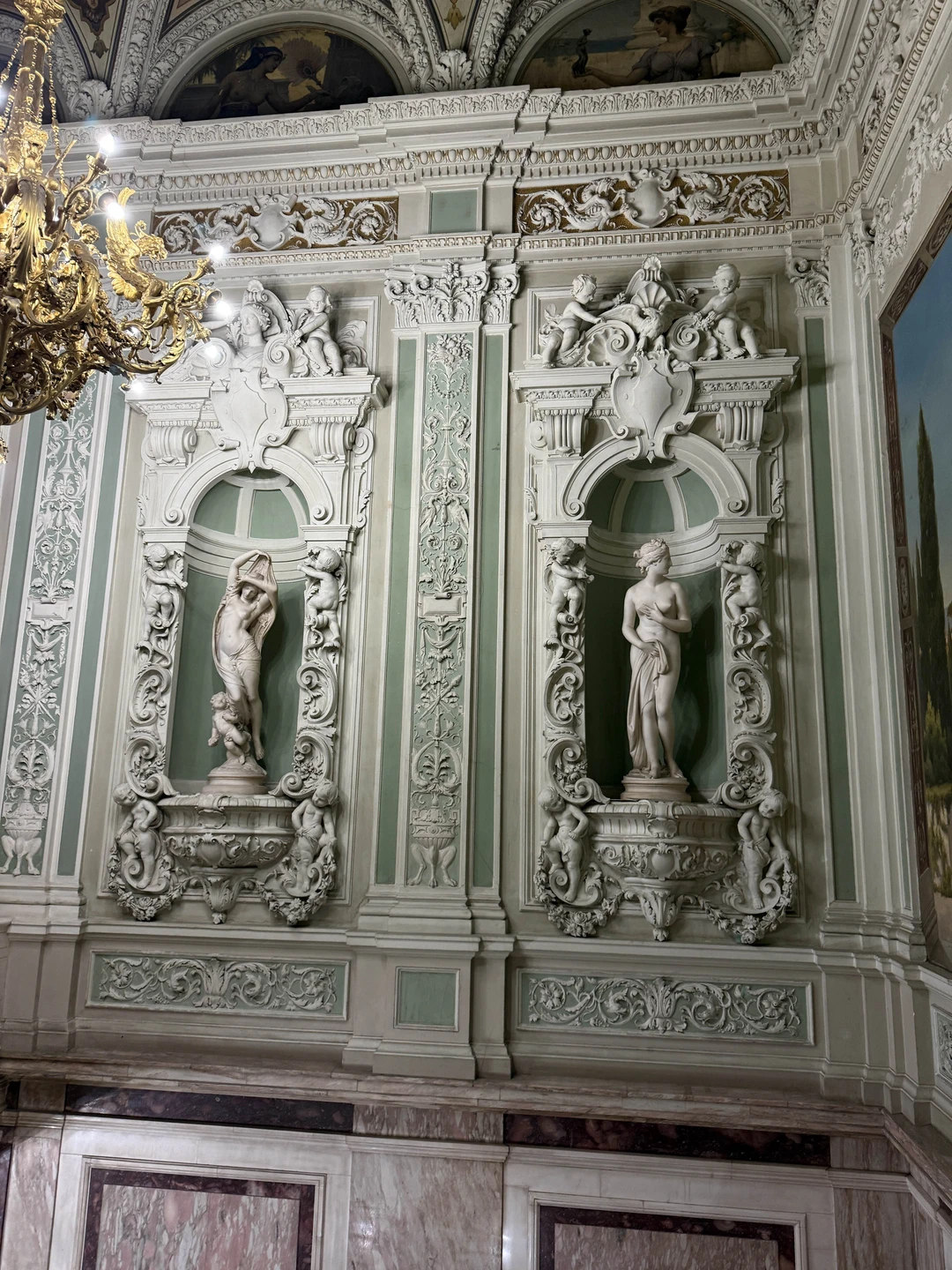 Шикарная экскурсия, Елена замечательно провела экскурсию, время пролетело. Поразили сохраненные интерьеры, а не просто восстановленные, как