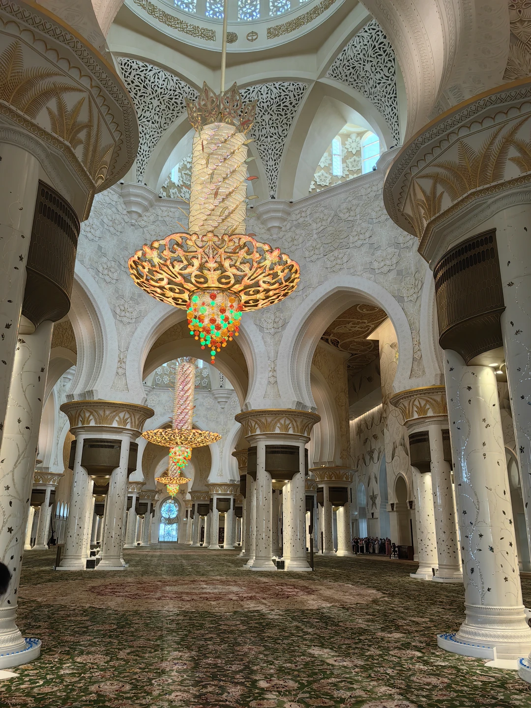 Сегодня посетили индивидуальную экскурсию в Абу-Даби, сопровождал Фируз. Отличная организация, идеальный транспорт, оперативная помощь с билетами