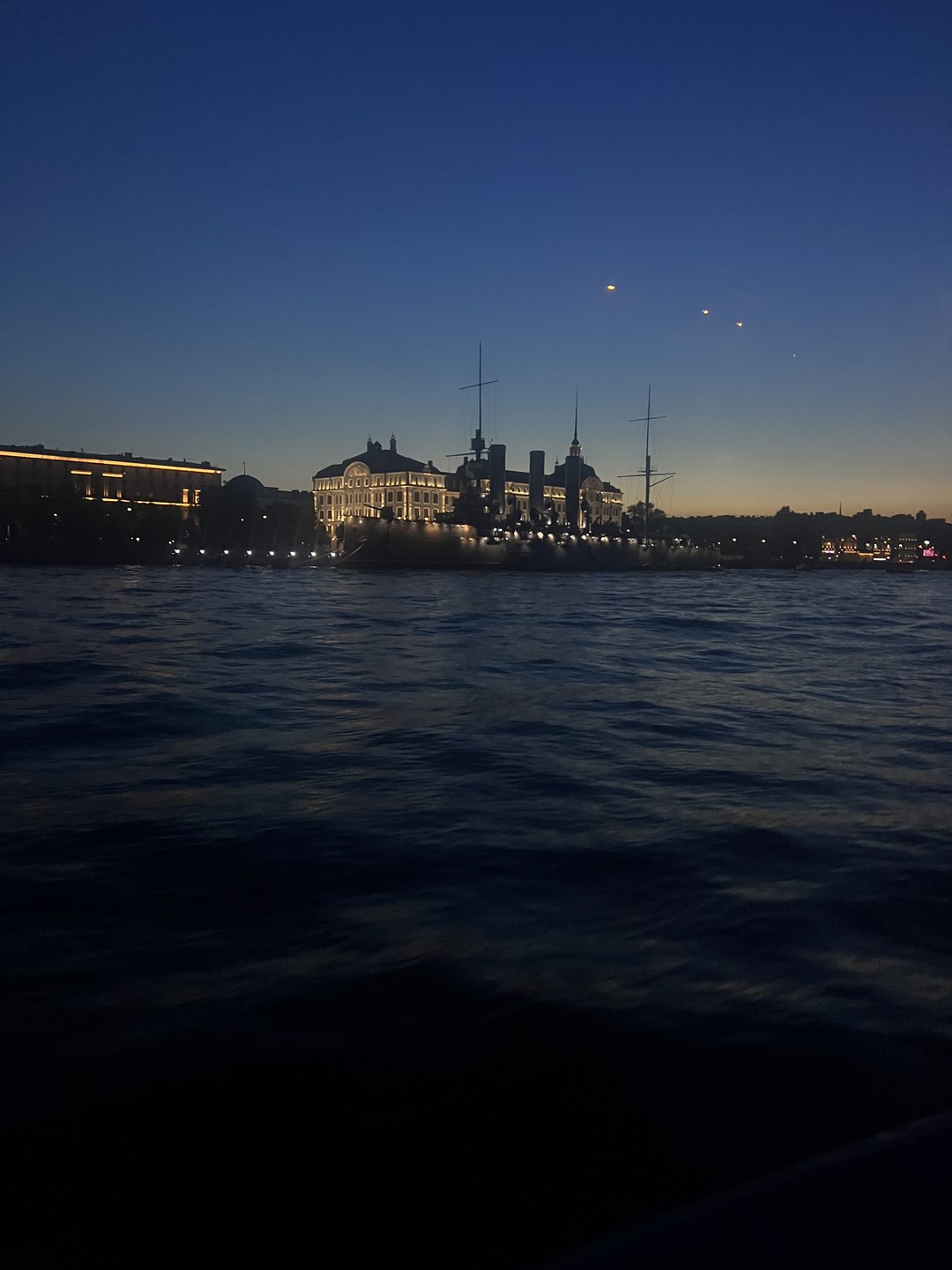 Теплоходная прогулка по Неве и Финскому заливу - на закате под живую музыку (Иван)