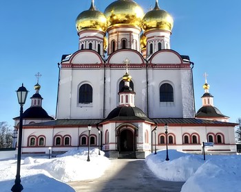 Крестцы, Валдай и дорога домой, фабрика ёлочных игрушек и Колокольный центр
