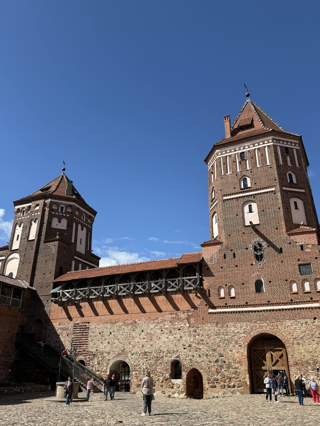 Групповая экскурсия в замки Мир и Несвиж (обед включен) (Кирилл)