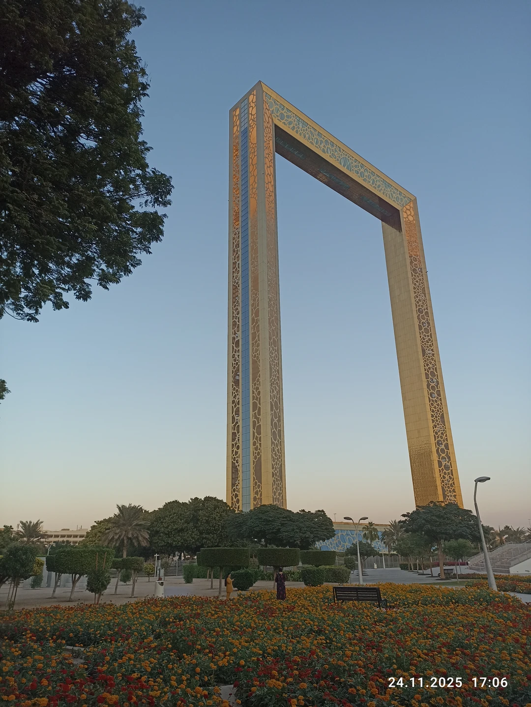 Всё прошло прекрасно, Виктория на связи, ответила на мой вопрос по дате бронирования, прошли без единой