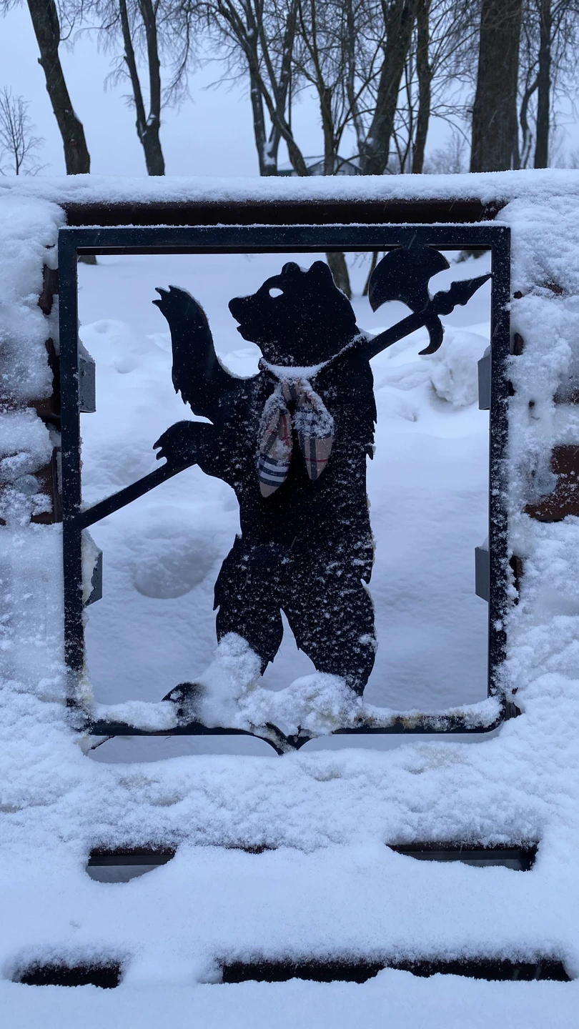 Посетила на днях экскурсию по Ярославлю. Я здесь впервые, поэтому всё «с чистого листа». Экскурсовод Полина