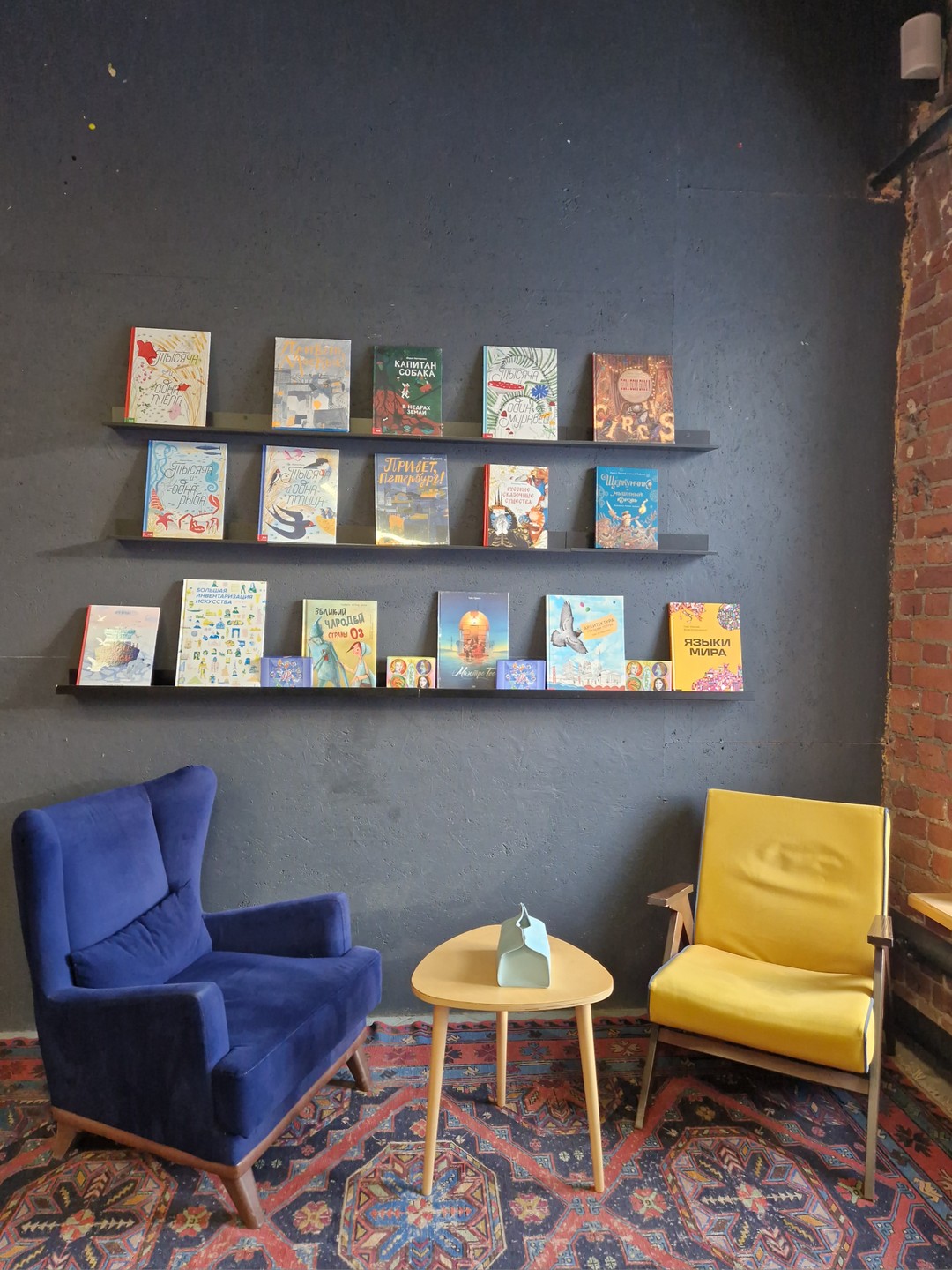 Мы были своей большой компанией с детьми. Большая часть из нас в Лавре были, поэтому мы решили взять экскурсию по исторической части города