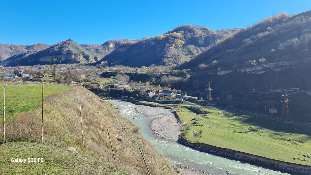 Узнали много из истории Кабардино-Балкарии. Посетили потрясающие Баксанское и Чегемское ущелье. На комфортабельном автомобиле проехали по