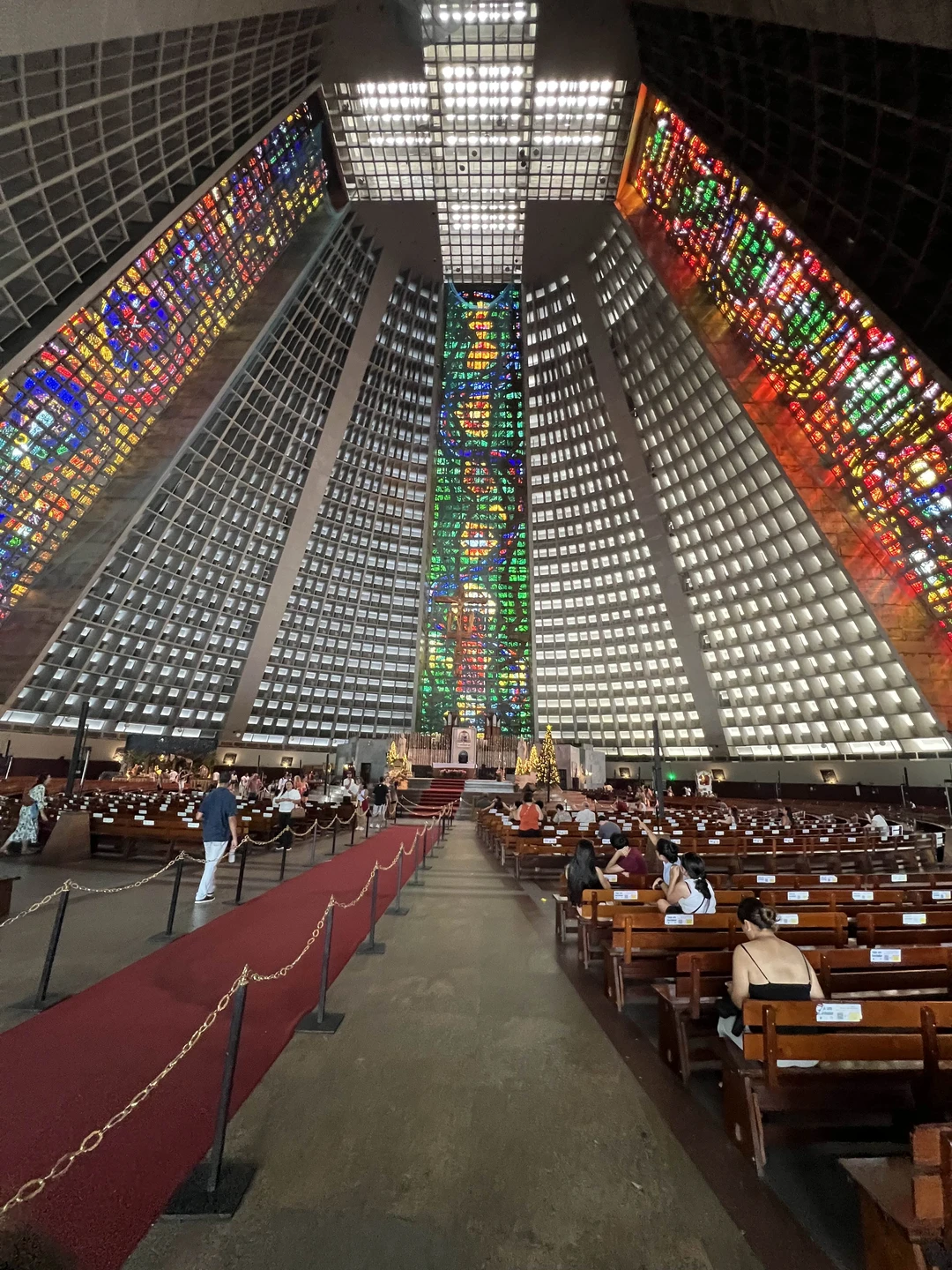 Однозначно рекомендую. Нашим гидом была Оксана, очень харизматичная, коммуникабельная. Подача материала интересная 👍