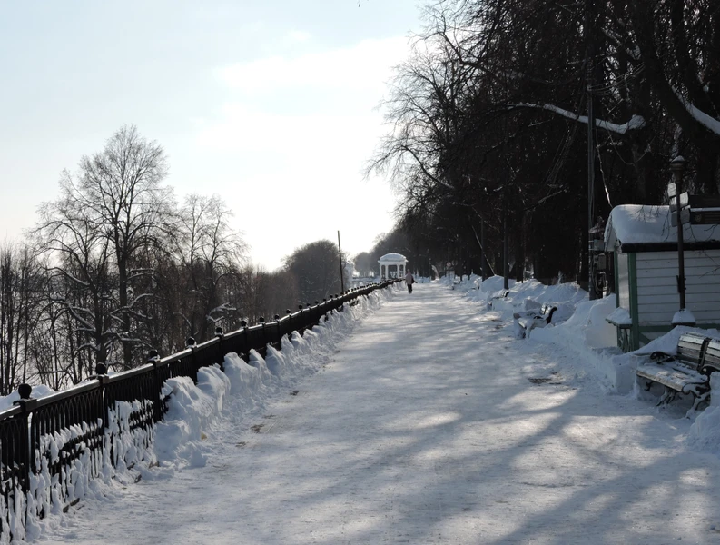 Утро на Волге: прогулка по набережной Ярославля