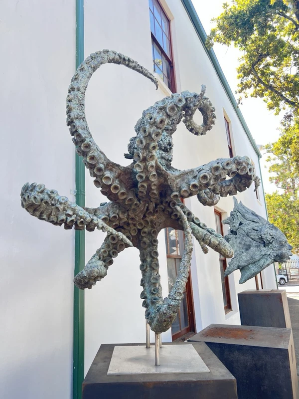 Бренди, истории и звёздный жираф