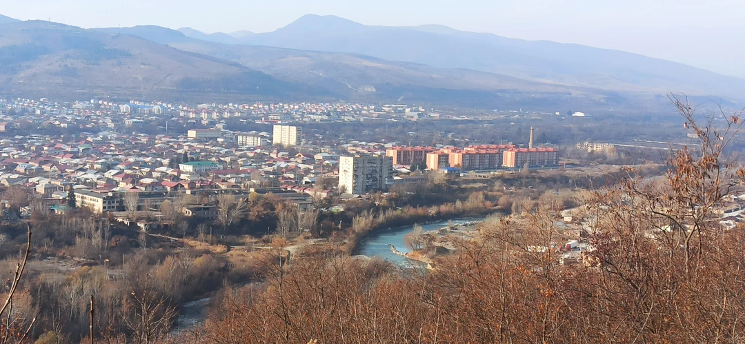 Алан любит историю и с удовольствием делится ею с туристами. Ездила с Аланом в Южную Осетию