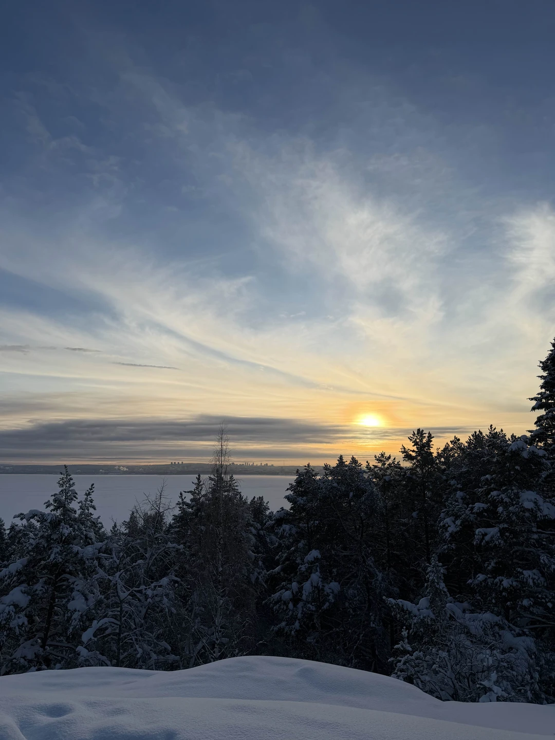 Обратились к Полине в день экскурсии - приехав на день в Петрозаводск, решили не просто погулять по городу, но и узнать о нем подробнее)