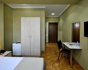 Прибытие и заселение