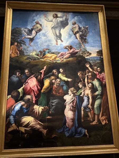 Нэлли настолько легко и доступно расскажет вам о Ватикане, что вы даже не заметите как пролетят