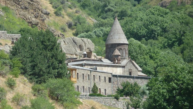 Языческий храм Гарни и монастырь Гегард