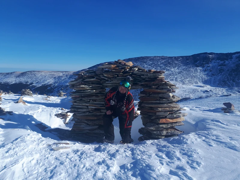 Снежное чувство к Алтаю: на снегоходах по горам