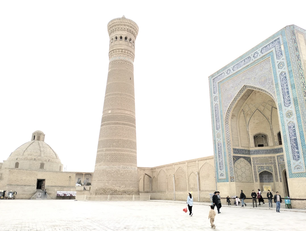 Выражаем огромную благодарность Акбару за заботу, информативность, пунктуальность и завлекательность в организаций нашей экскурсии! Наш замечательный