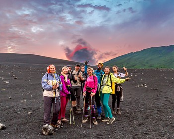 Подъём на кратер вулкана Тятя