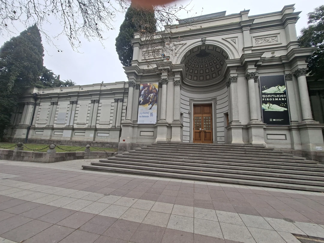 Экскурсия прошла интересно, было дано много материала, подача лёгкая, приятная. Узнали много нового, оценили и посмотрели