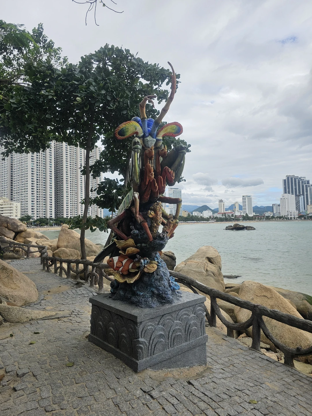 Спасибо большое гиду Ксении за тёплую и интересно-позновательную прогулку по Нячангу. Экскурсия-знакомство с городом, прошла в