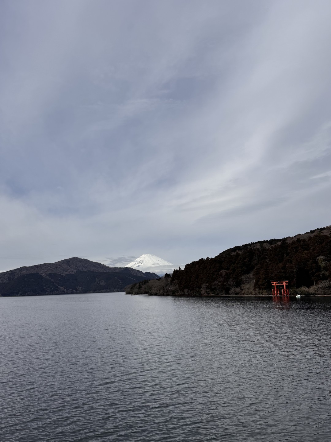 Огромная благодарность Александре за замечательное путешествие. На автомобиле от отеля мы проехали по чудесным местам Японии