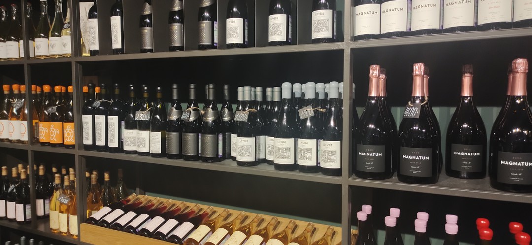 Большое спасибо гиду Алику за отличную экскурсию, эту винодельню посетить стоит. Она построена в классическом стиле