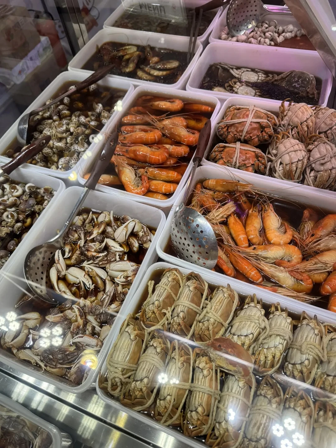 Провели чудесный день, гид была позитивная, любезная и очень грамотная в профессиональном плане. Экскурсия началась сразу