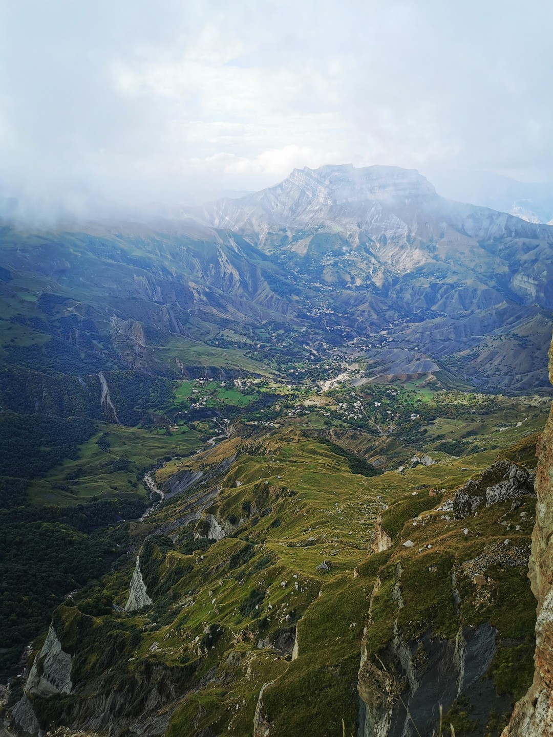 Потрясающее путешествие! Если вам надоели толпы туристов, то такте маршруты однозначно для вас! Прекрасные виды, авторский