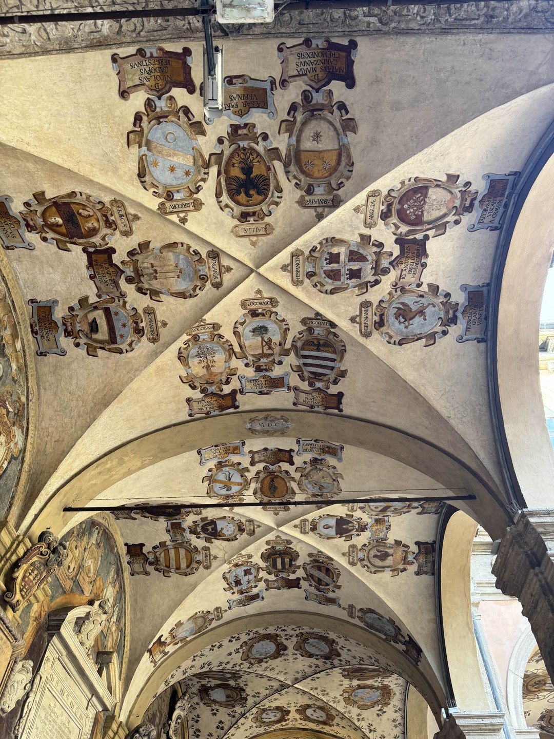 За 2.5 часа благодаря Ольге мы узнали практически все о Болонье. Посетили и Университет и основные