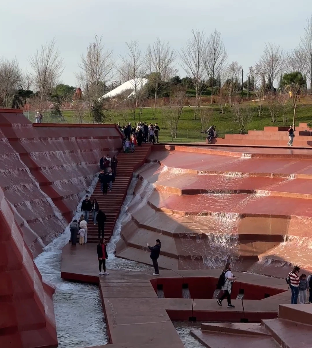 Бронировала экскурсию для мамы (возраст 69 лет), отзыв пишу с её слов: