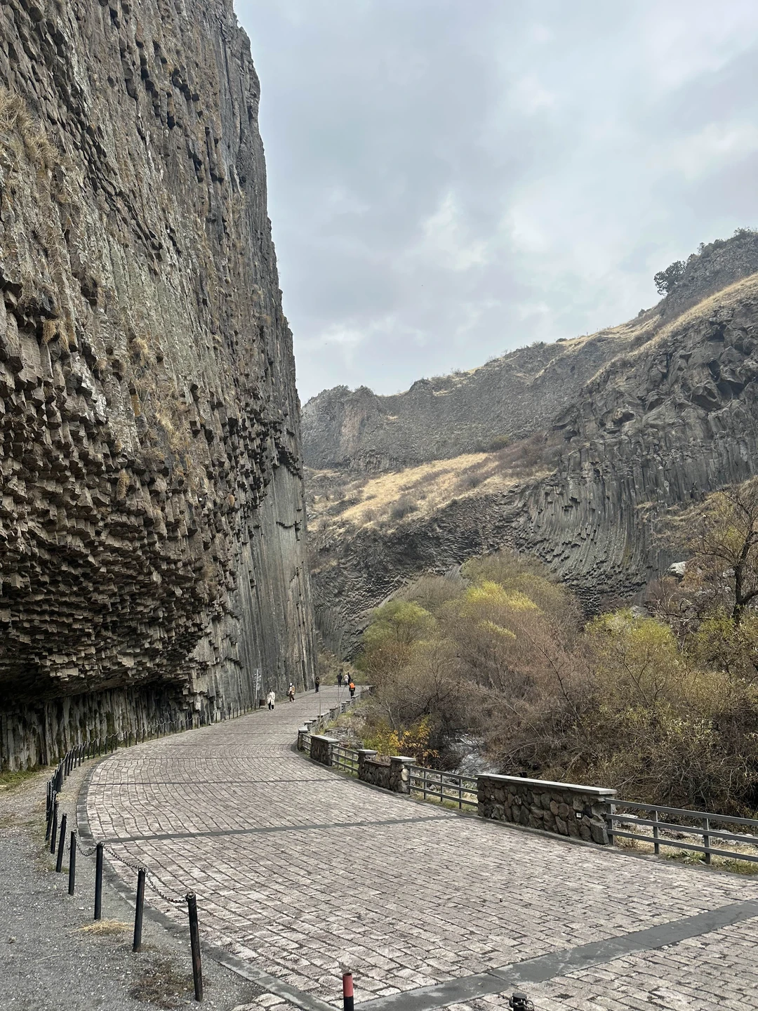 Святая Армения: храм Гарни и монастырь-пещера Гегард (Екатерина)