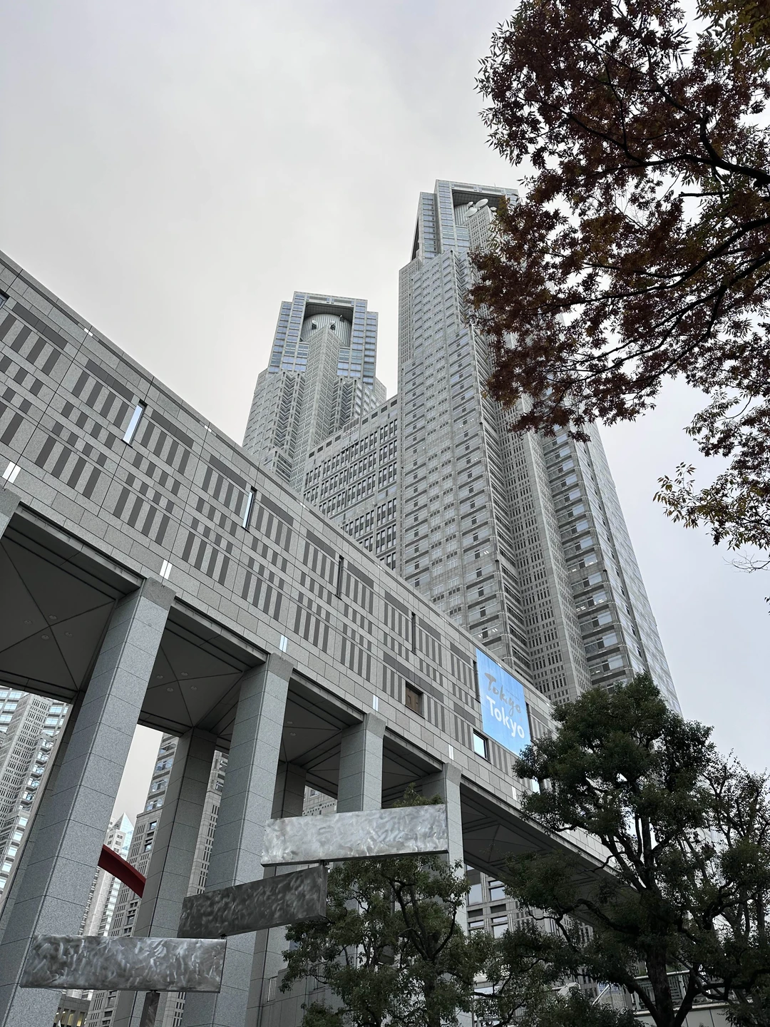 Отличная экскурсия по динамичным районам при этом с уютными, тихими очень традиционными уголками города, на которых