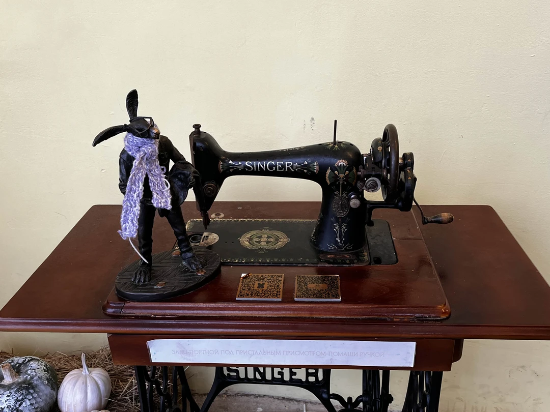 Были с мужем на экскурсии в конце ноября, экскурсию проводил Алексей. Несмотря на плохую погоду, экскурсия