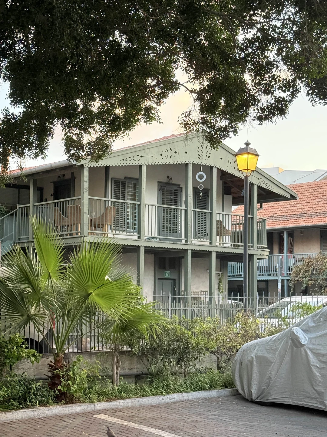 Получили огромное удовольствие от прогулки с Лекой по Тель-Авиву! Узнали много интересной и полезной информации! Захотелось