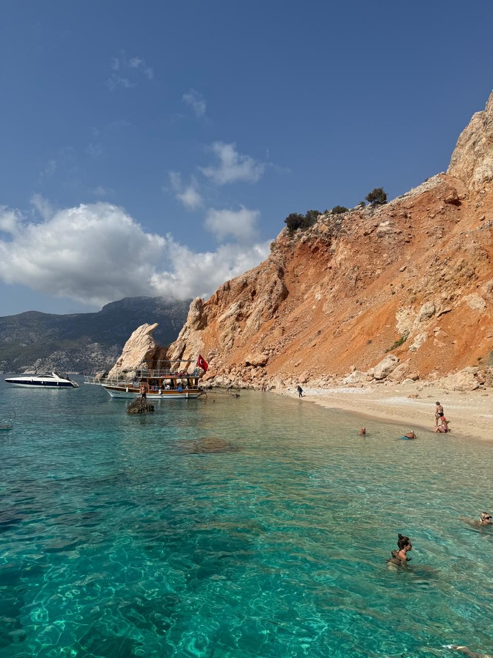 Бронировал для мамы. Вот ее мнение: