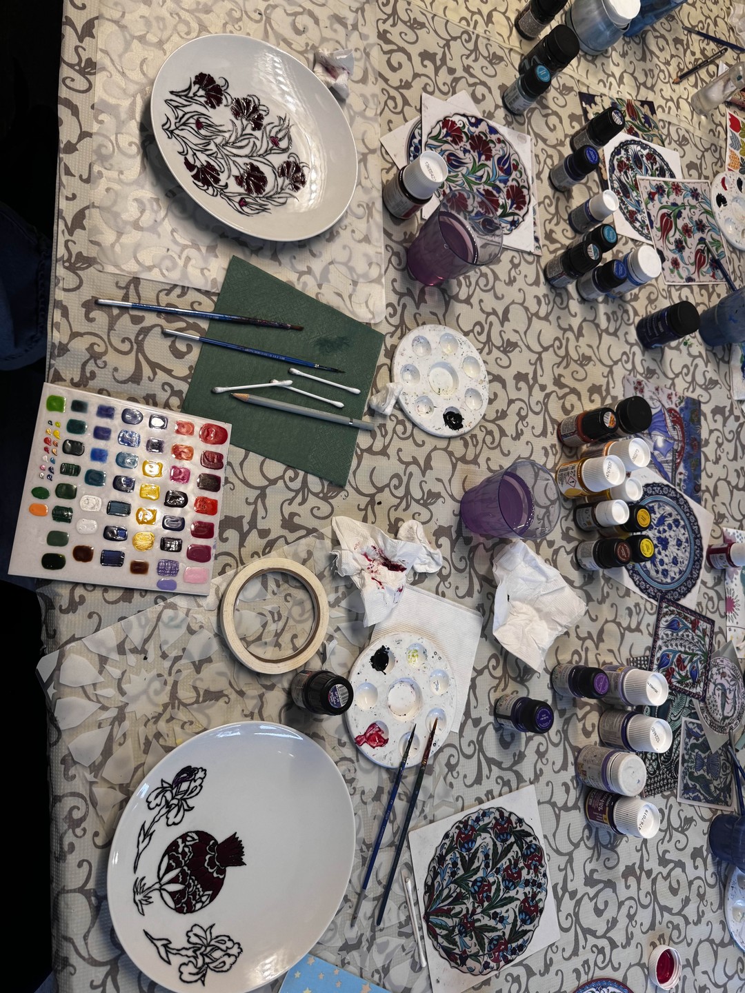 С удовольствием провели утро на арт-завтраке: послушали про узоры Востока, изник и попробовали свои (скромные) навыки