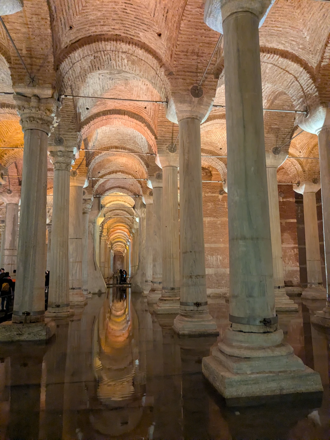 Хочется выразить огромную благодарность нашему гиду Адему за экскурсию по Стамбулу 4 января 2026г