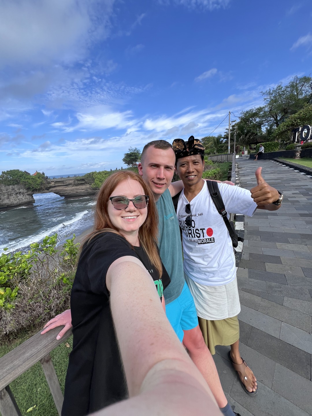 Невероятная экскурсия, Яник очень пунктуальный, вежливый, внимательный и открытый к общению и разговору ГИД. Мы были