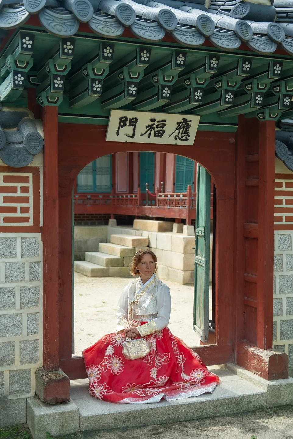 Удивительно быстро прошел день в компании Ольги. Внимательная и пунктуальная. Накануне экскурсии предупредила о удобной обуви,