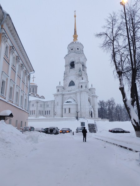 Мы с сестрой любим путешествовать по России и в этот раз заглянуло во Владимир. Экскурсии выбираем