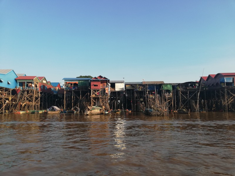 Колоритная Азия на озере Тонлесап