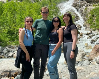 Водопад Алибек и озеро Туманлы-Кёль