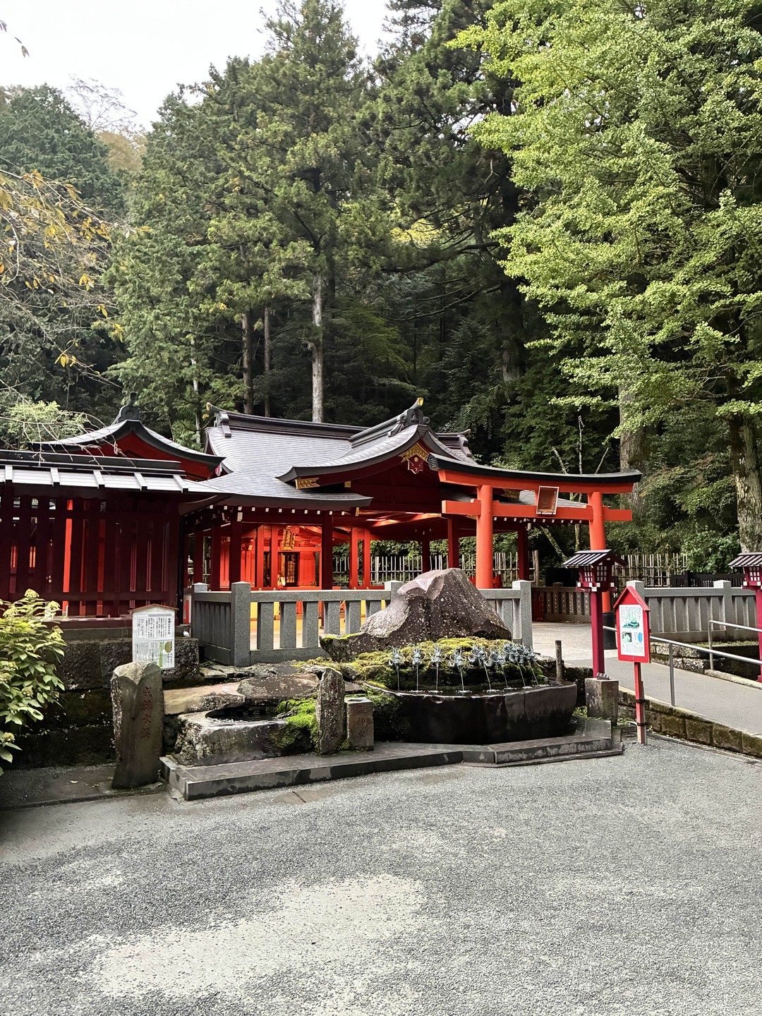 Спасибо большое Михаилу за прекрасную экскурсию, за отличную историю, лучшее погружение в Японскую культуру. Советую всем.