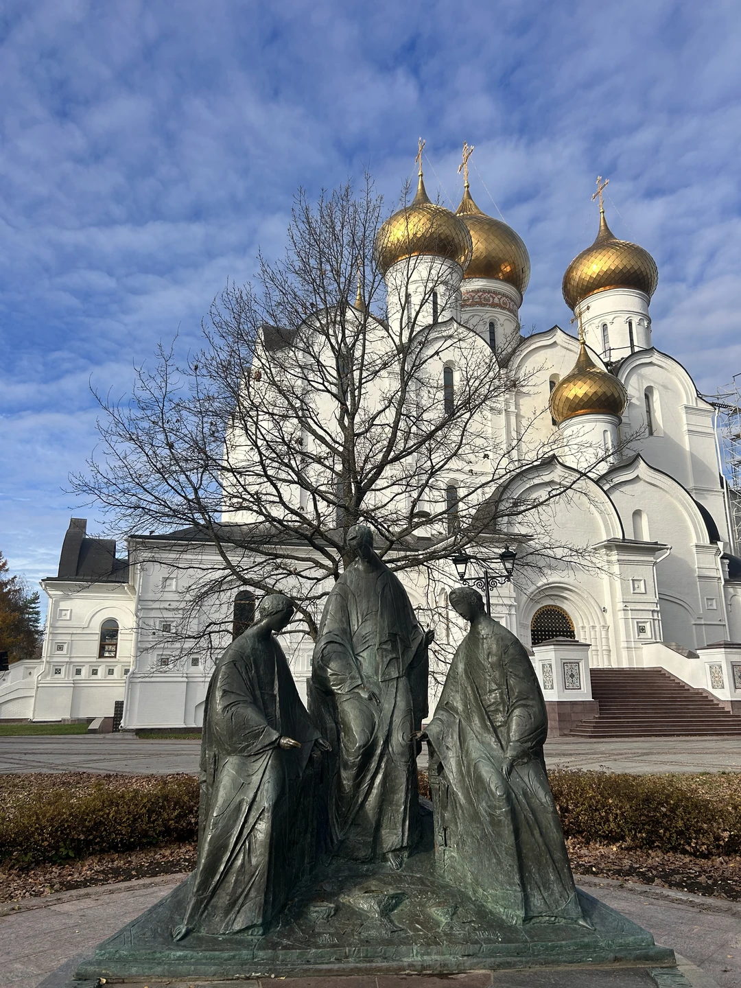 В ноябрьские праздничные дни посетили город Ярославль. Забронировали заранее экскурсию у Рашида. Он замечательный рассказчик, три