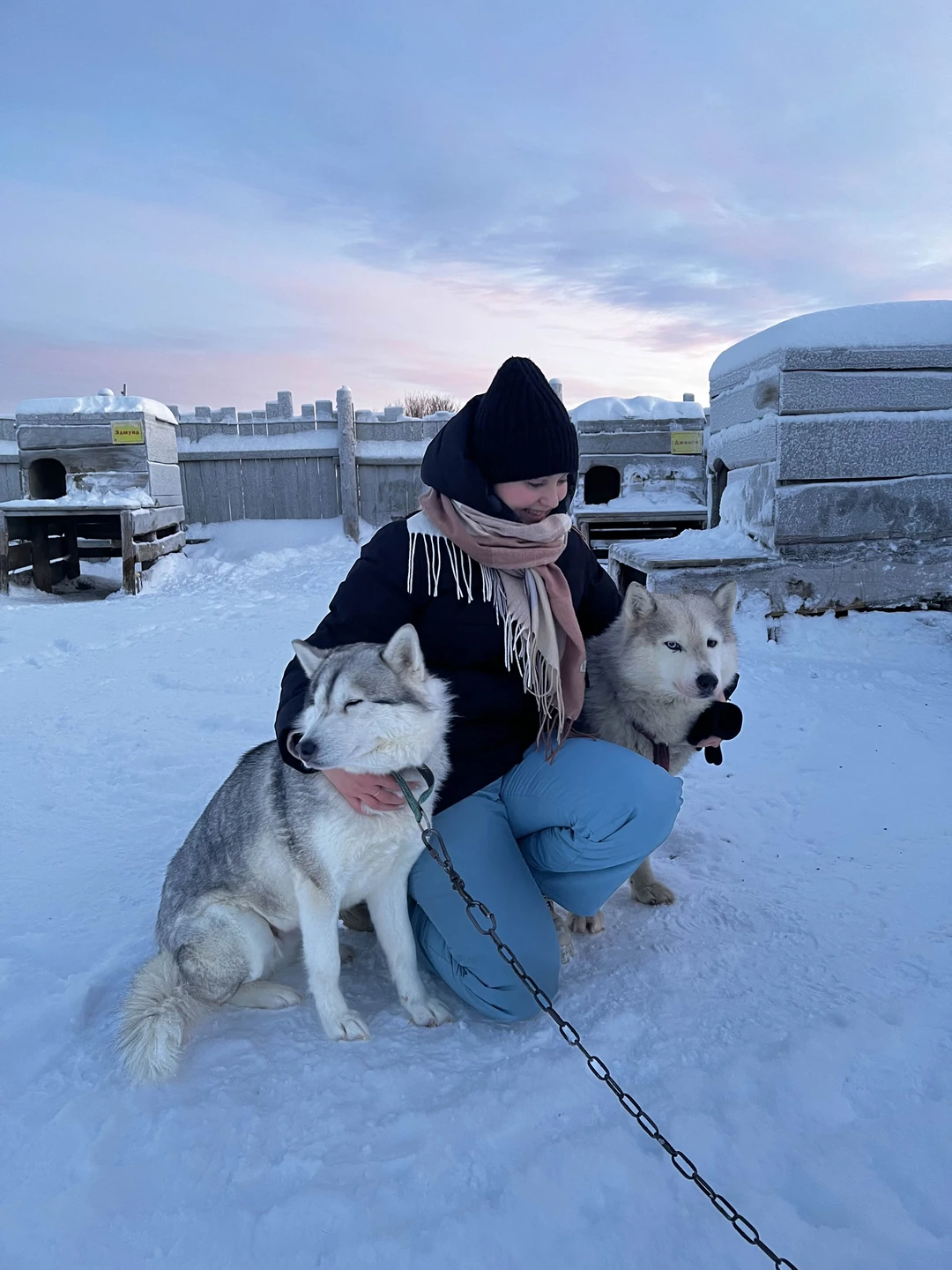 Замечательная поездка выдалась с гидом Михаилом, по пути на экскурсию обеспечил вкусным питанием и согревающими напитками
