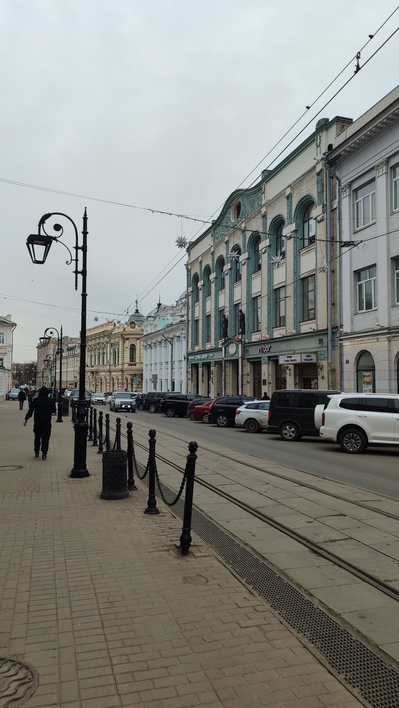 Мы брали экскурсию с подругой по таинственному Започаинью. Алексей три часа показывал на достопримечательности и без