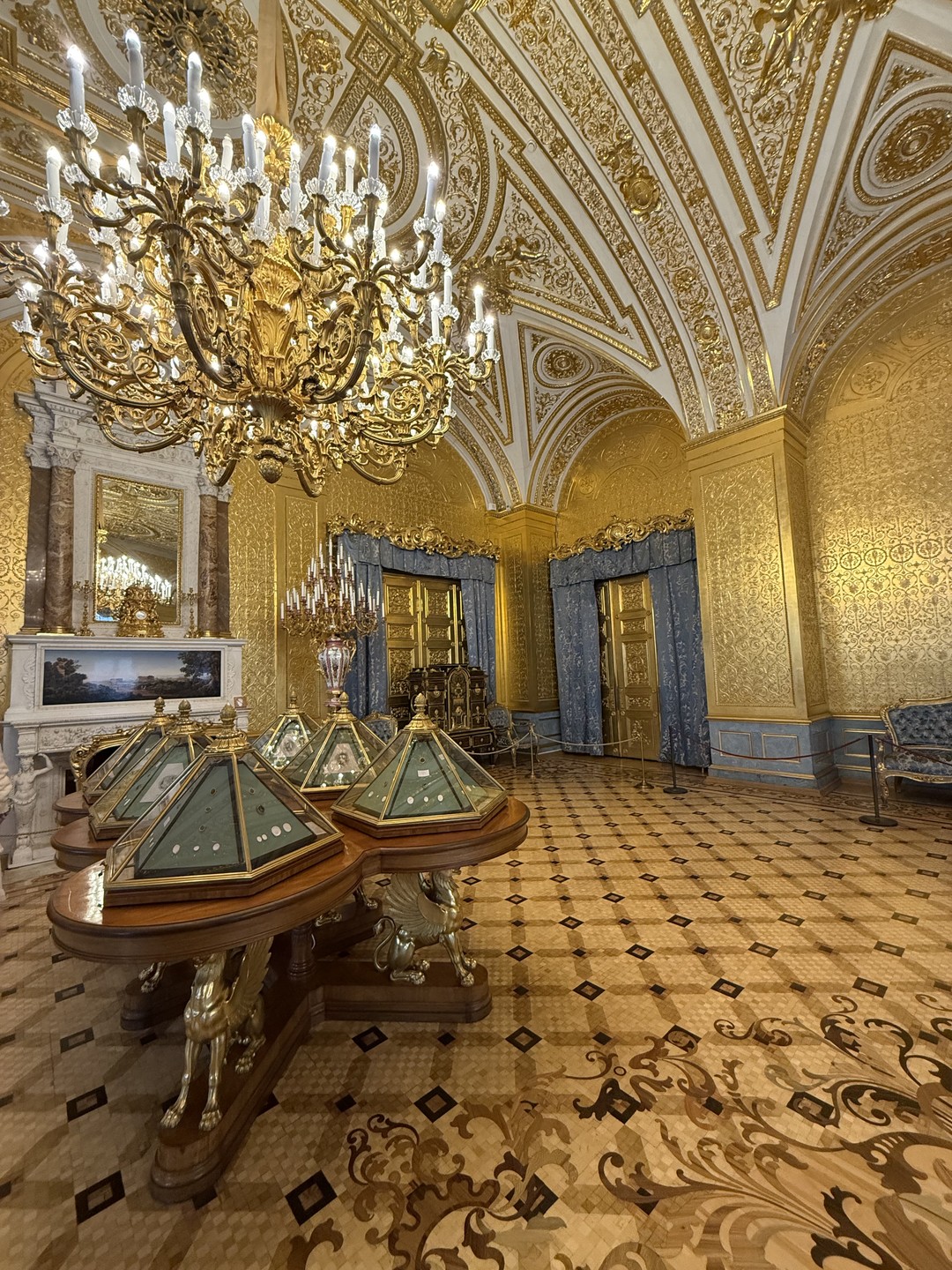 Романовы в Зимнем дворце: парадные и жилые покои (билеты включены) (Кушникова)