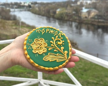Путевой дворец в Твери, пожарские котлеты и золотное шитьё в Торжке, праздник Ивана Купала на Селигере
