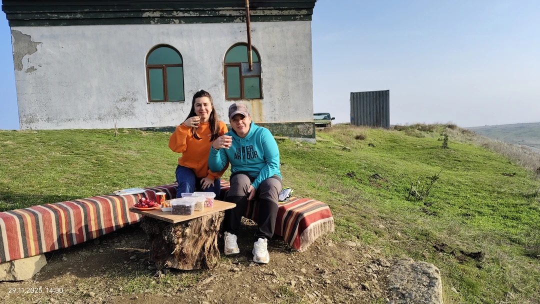 Наш гид был Наваи. Умный, интеллигентный, знает бесконечное количество историй про свой родной город, написал заранее