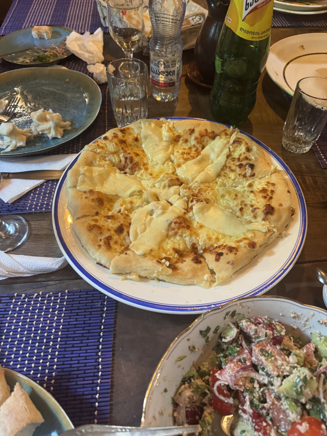 Ходили с парнем на мастер-класс по грузинской кухне - это было просто супер! Атмосфера очень уютная