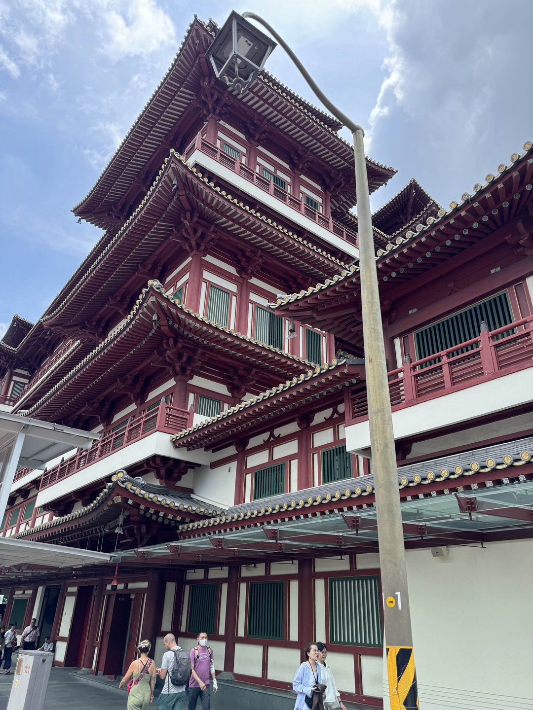 Вчера Ирина провела нам с мужем очень интересную и увлекательную экскурсию по районам Сингапура - индийский